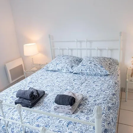 Maison A 100m - A Pied - 5 Pers *